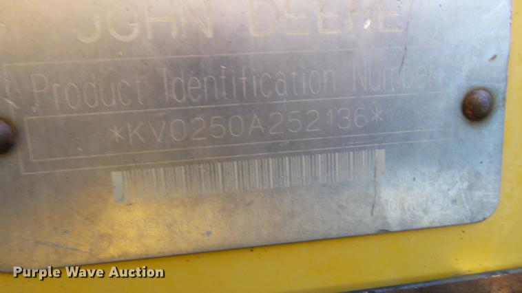 image for item EH9019 2000 John Deere 250 skid steer