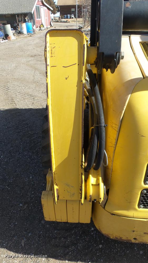 image for item EH9019 2000 John Deere 250 skid steer