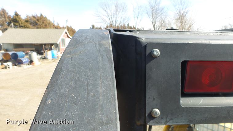 image for item EH9019 2000 John Deere 250 skid steer