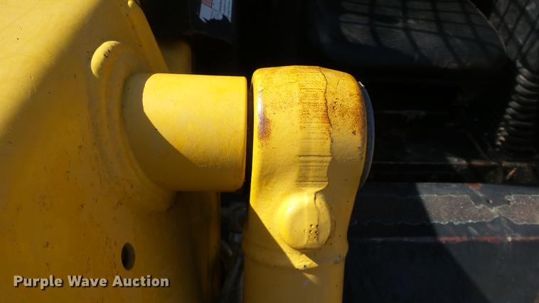 image for item EH9019 2000 John Deere 250 skid steer
