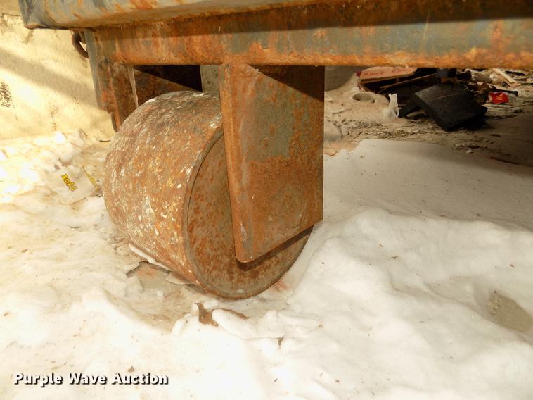 image for item G1027 Roll off container