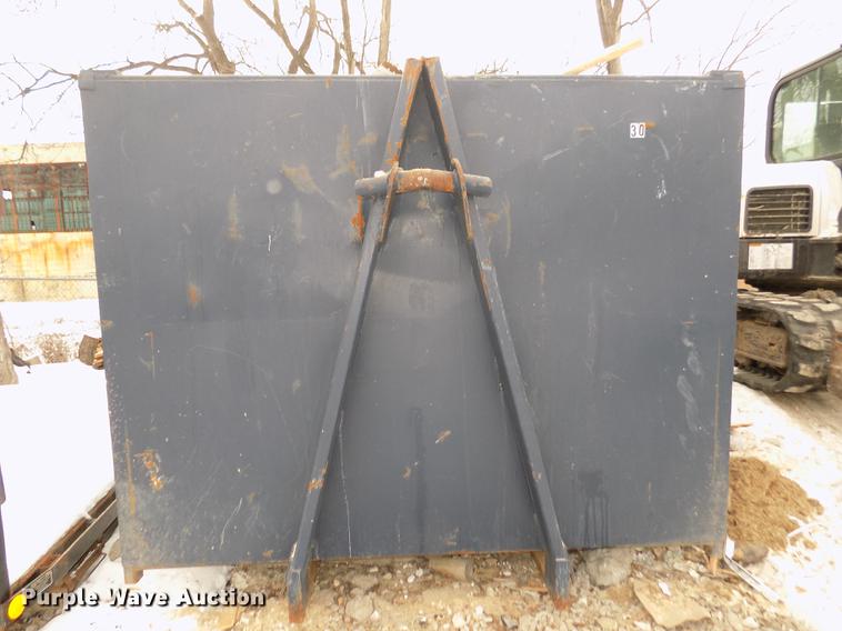 image for item G1028 Roll off container