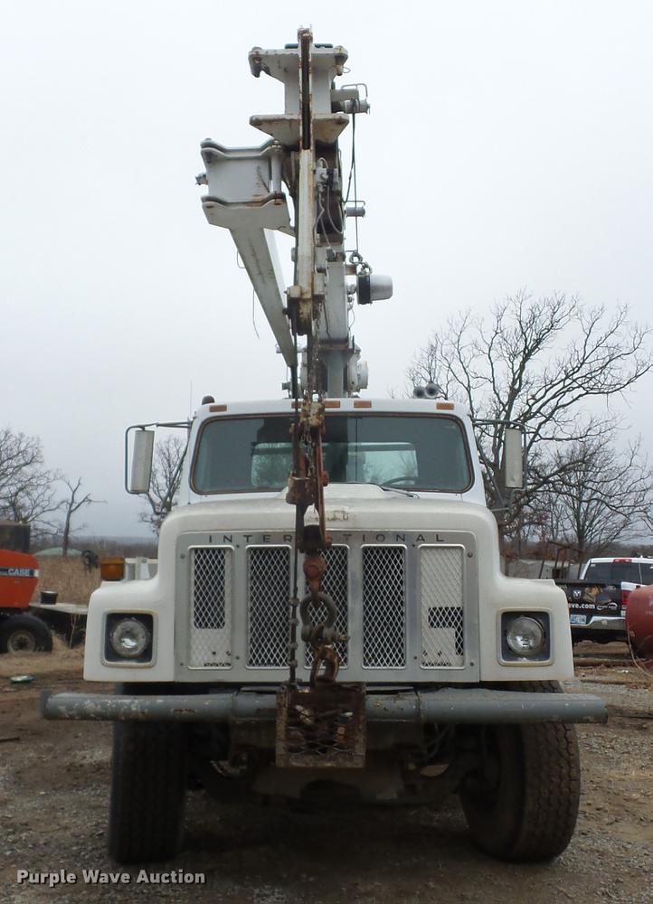 image for item J8536 1978 International F2574 crane truck