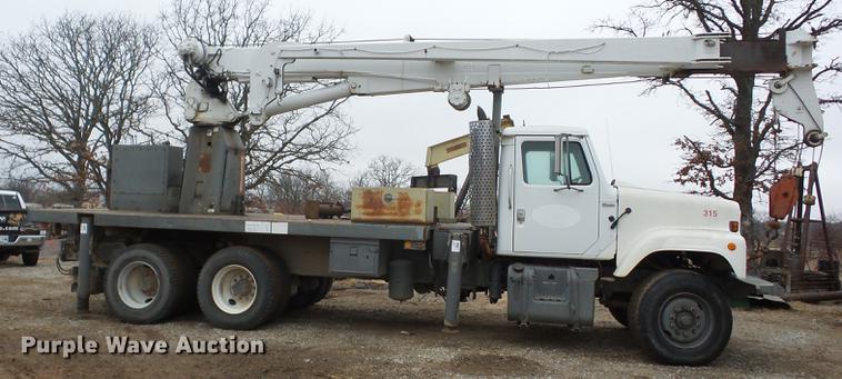 image for item J8536 1978 International F2574 crane truck
