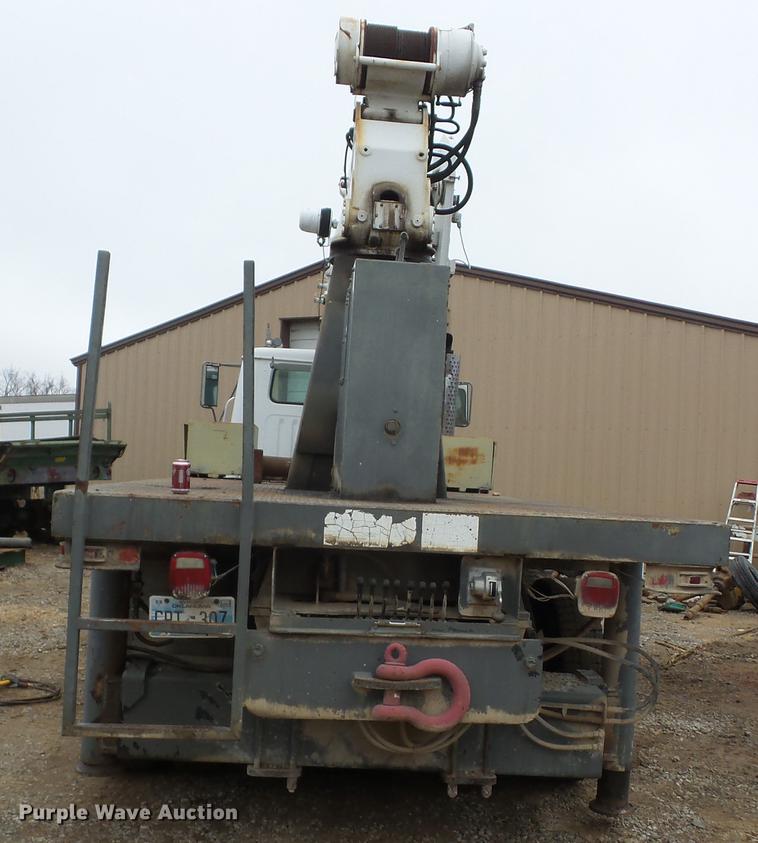 image for item J8536 1978 International F2574 crane truck