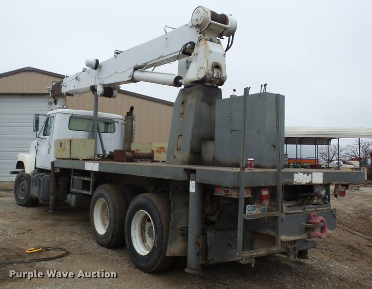 image for item J8536 1978 International F2574 crane truck