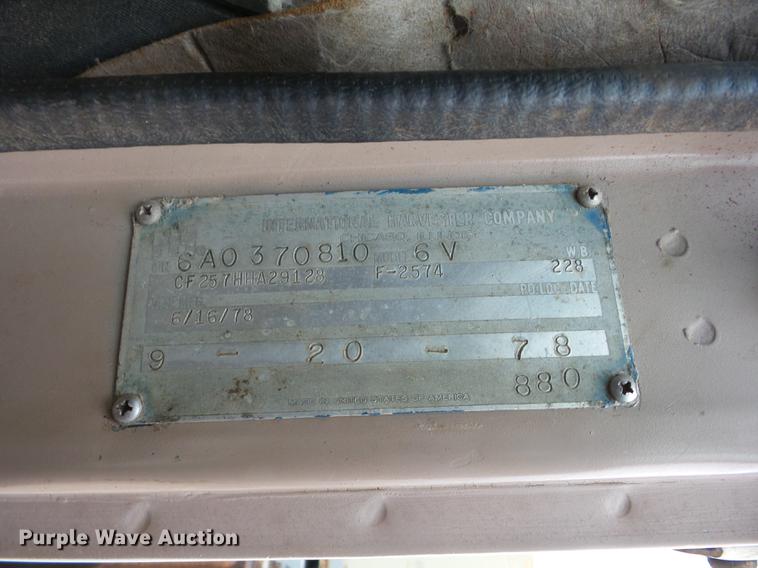 image for item J8536 1978 International F2574 crane truck