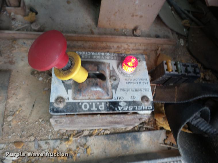 image for item J8536 1978 International F2574 crane truck