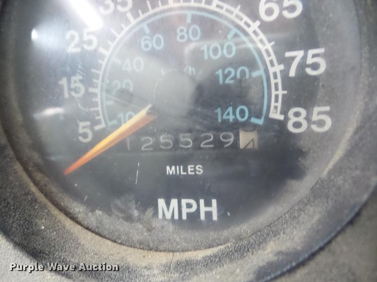 image for item J8536 1978 International F2574 crane truck