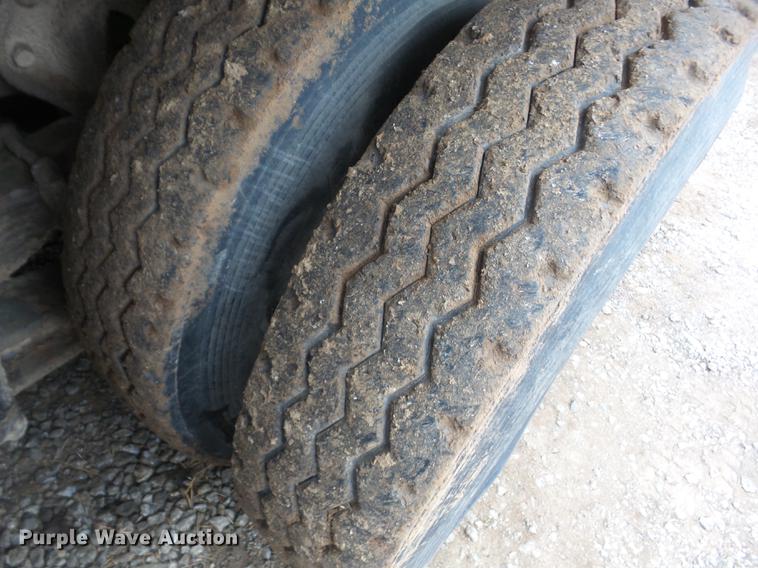 image for item J8536 1978 International F2574 crane truck