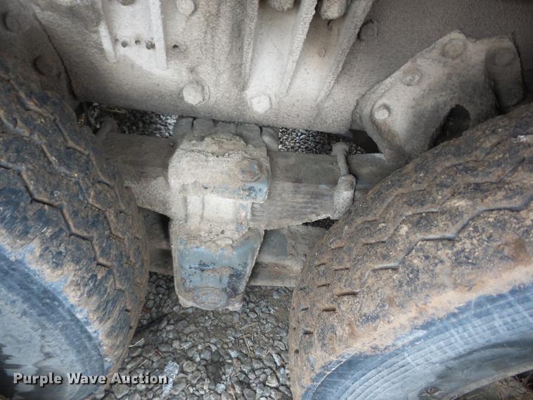 image for item J8536 1978 International F2574 crane truck