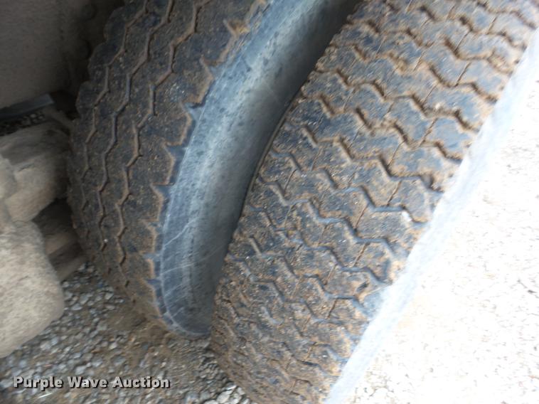 image for item J8536 1978 International F2574 crane truck