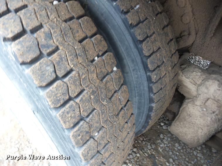 image for item J8536 1978 International F2574 crane truck