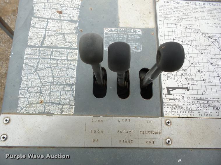 image for item J8536 1978 International F2574 crane truck