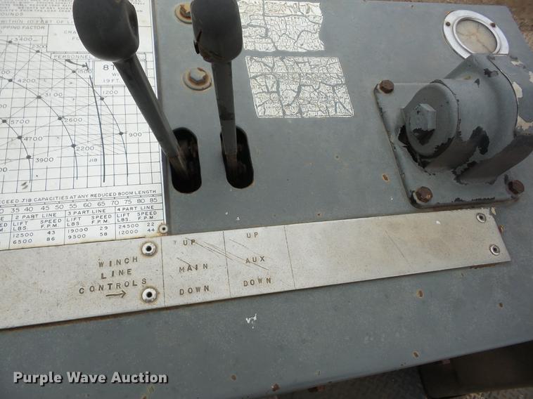 image for item J8536 1978 International F2574 crane truck