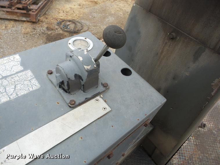 image for item J8536 1978 International F2574 crane truck