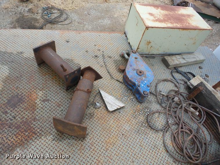 image for item J8536 1978 International F2574 crane truck