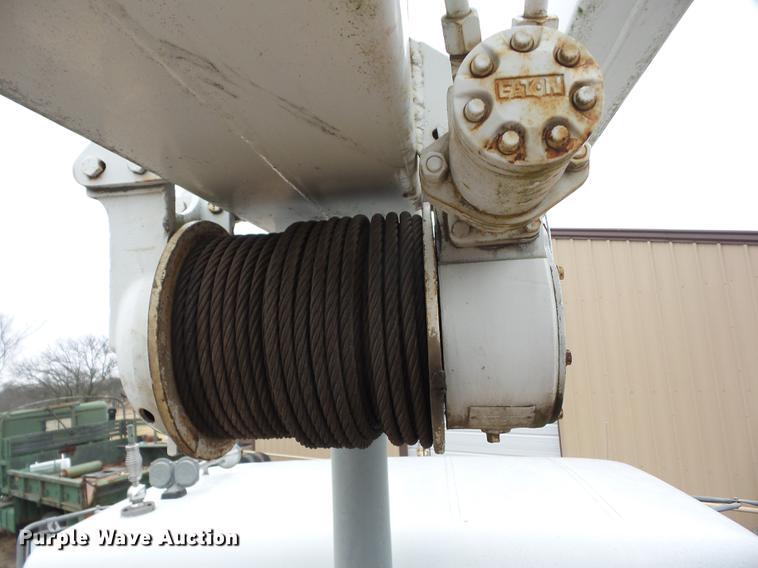 image for item J8536 1978 International F2574 crane truck