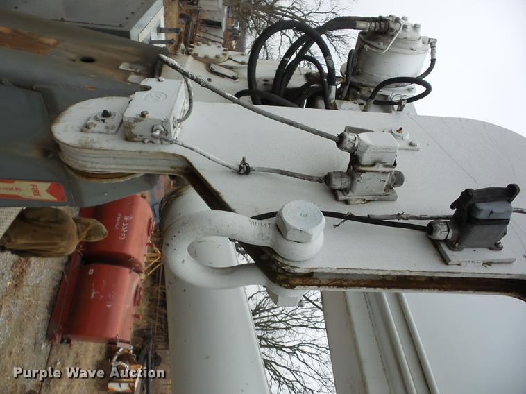 image for item J8536 1978 International F2574 crane truck