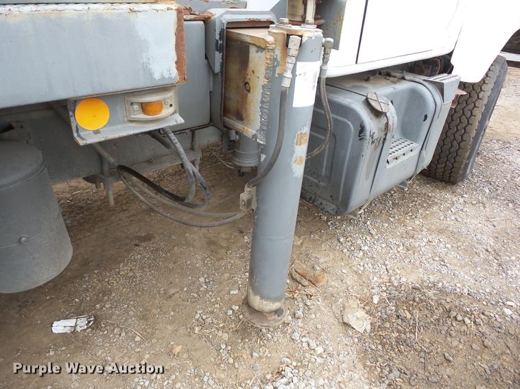 image for item J8536 1978 International F2574 crane truck