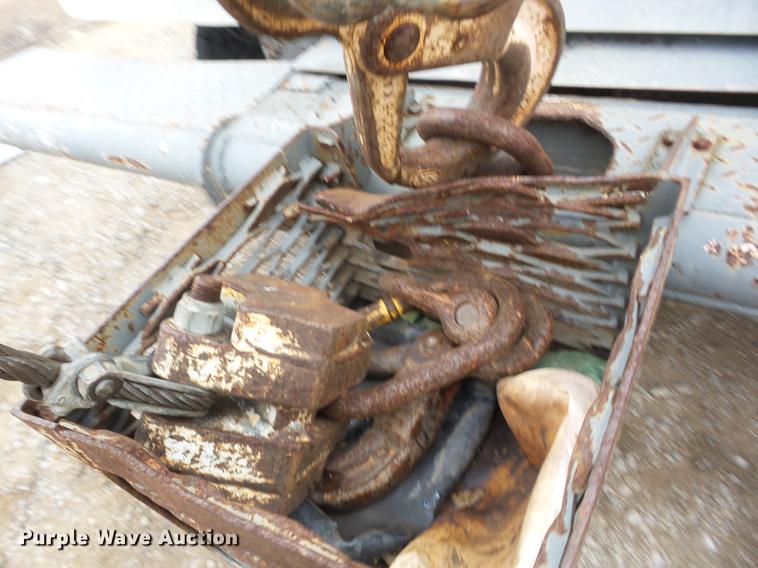 image for item J8536 1978 International F2574 crane truck