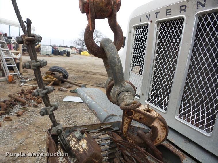 image for item J8536 1978 International F2574 crane truck