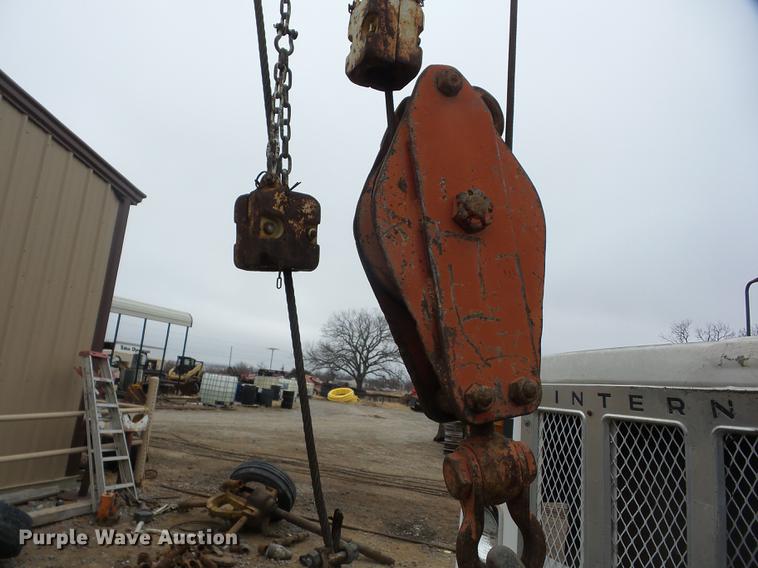 image for item J8536 1978 International F2574 crane truck