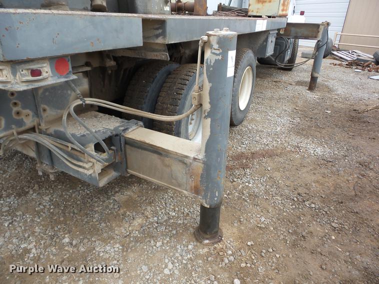 image for item J8536 1978 International F2574 crane truck