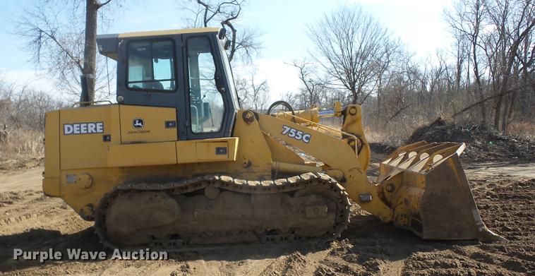 image for item J8538 2002 John Deere 755C track loader
