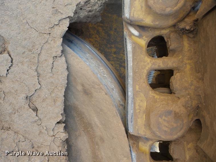 image for item J8538 2002 John Deere 755C track loader