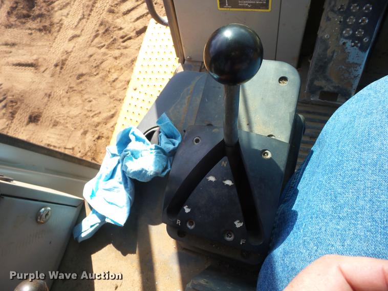 image for item J8538 2002 John Deere 755C track loader