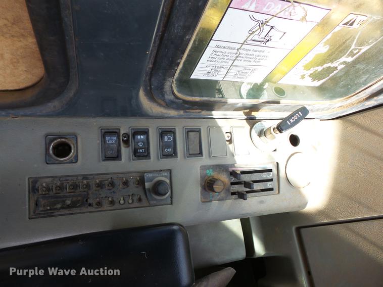 image for item K6282 1997 Komatsu PC200LC-6LE excavator