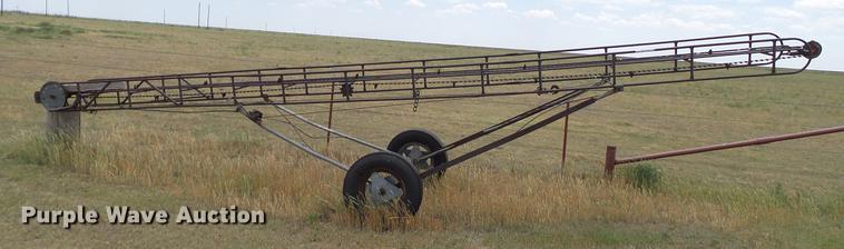 image for item BZ9127 Mayrath square bale elevator