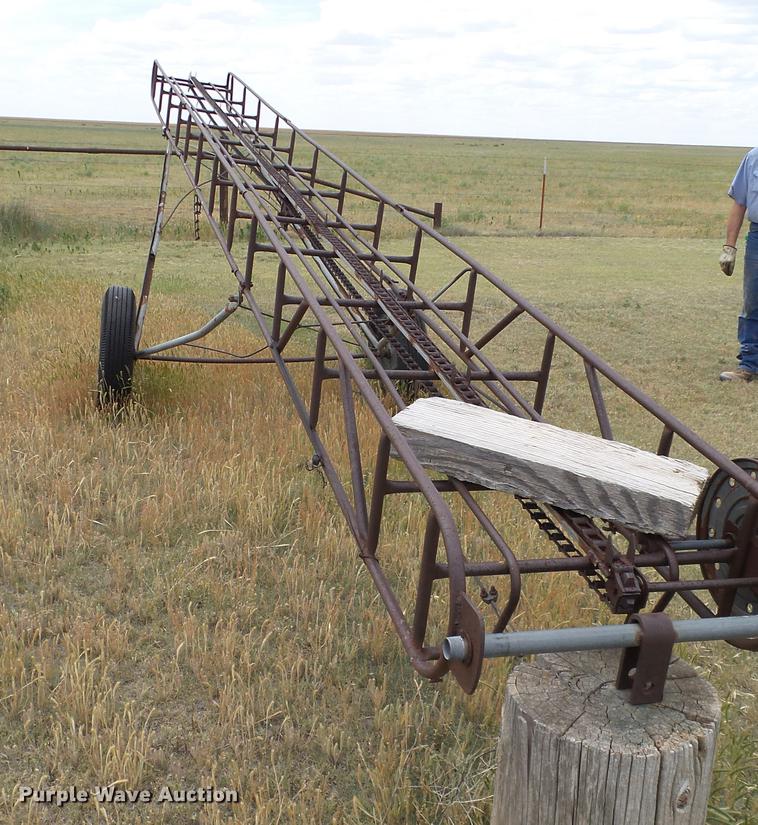 image for item BZ9127 Mayrath square bale elevator