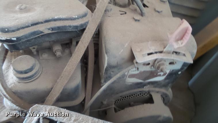 image for item BZ9127 Mayrath square bale elevator