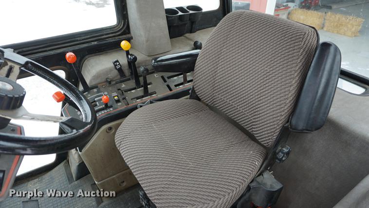 image for item DB0389 1983 Case IH 2394 tractor