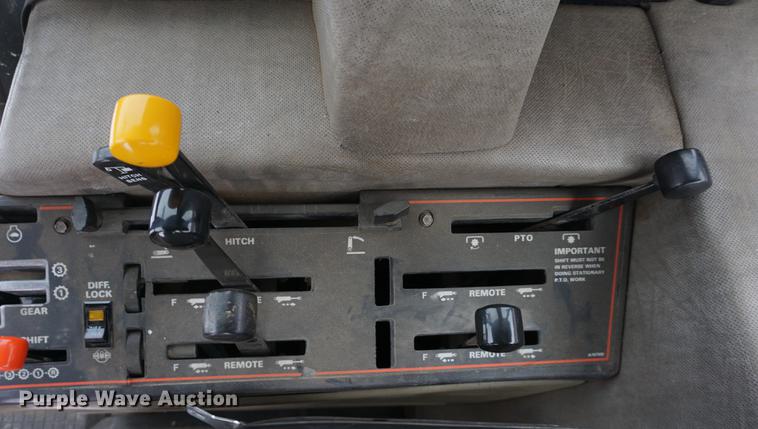 image for item DB0389 1983 Case IH 2394 tractor