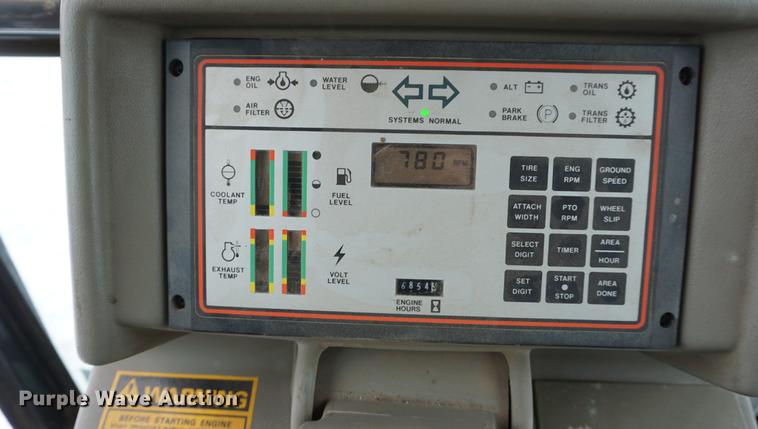 image for item DB0389 1983 Case IH 2394 tractor