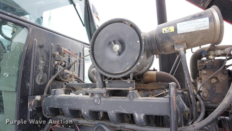 image for item DB0389 1983 Case IH 2394 tractor