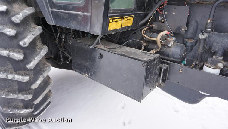 image for item DB0389 1983 Case IH 2394 tractor