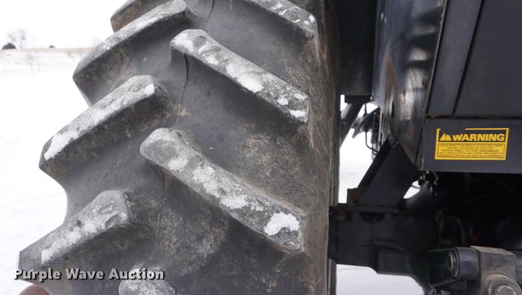 image for item DB0389 1983 Case IH 2394 tractor