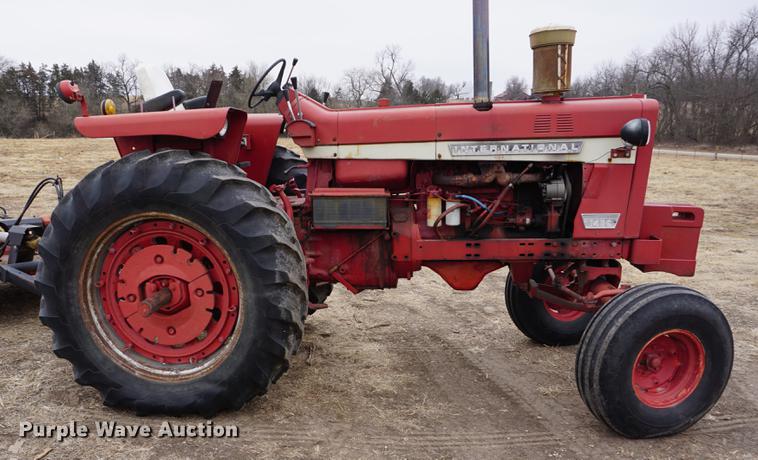 image for item DB0427 1970 International 1456 tractor