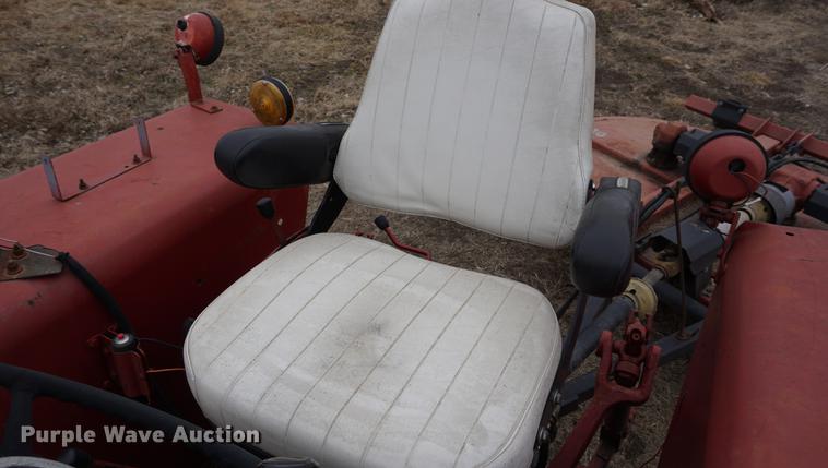 image for item DB0427 1970 International 1456 tractor
