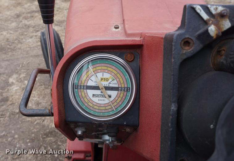 image for item DB0427 1970 International 1456 tractor