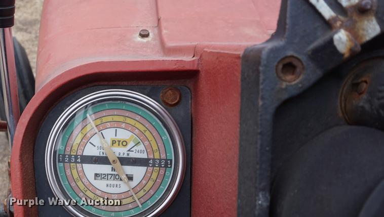 image for item DB0427 1970 International 1456 tractor