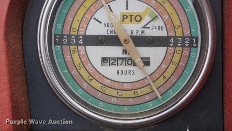 image for item DB0427 1970 International 1456 tractor