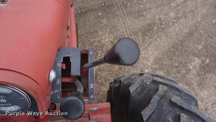 image for item DB0427 1970 International 1456 tractor