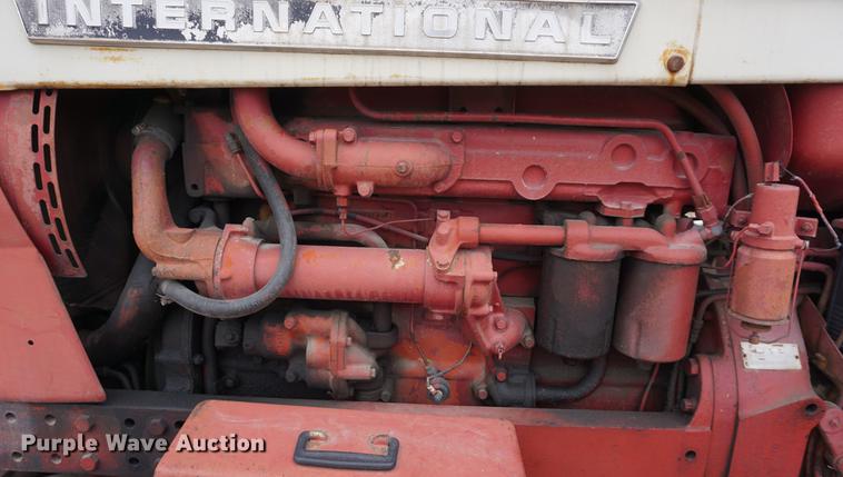 image for item DB0427 1970 International 1456 tractor