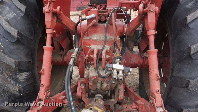 image for item DB0427 1970 International 1456 tractor