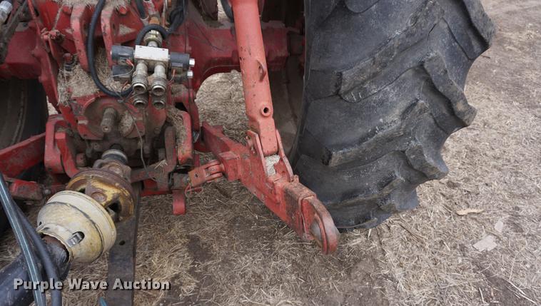 image for item DB0427 1970 International 1456 tractor